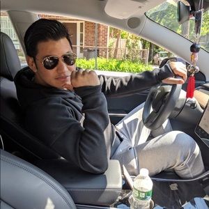 Meet your Posher, Manish